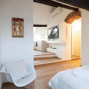 https://la-nuova-torretta-sui-navigli.italymilanhotels.net