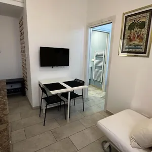 https://petit-bb.italymilanhotels.net